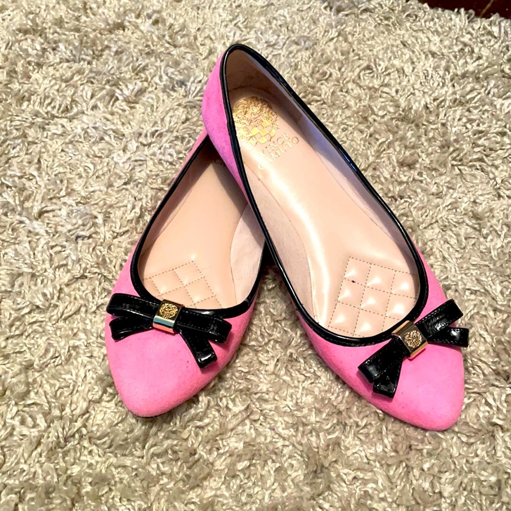 Perfect flats for a warm day! Pink Vince Camuto flats. Only worn twice!